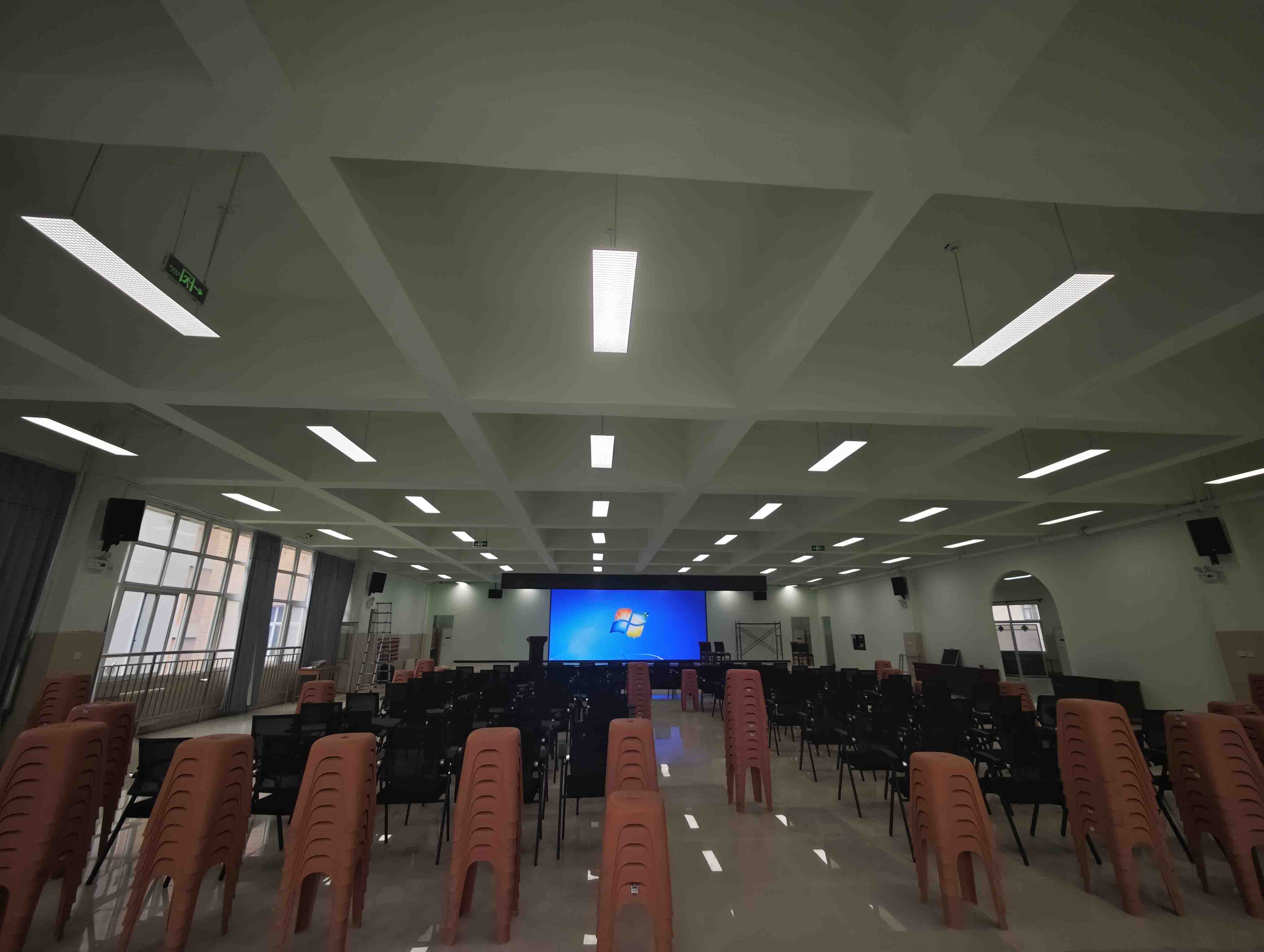 河南洛阳新安县某学校报告厅